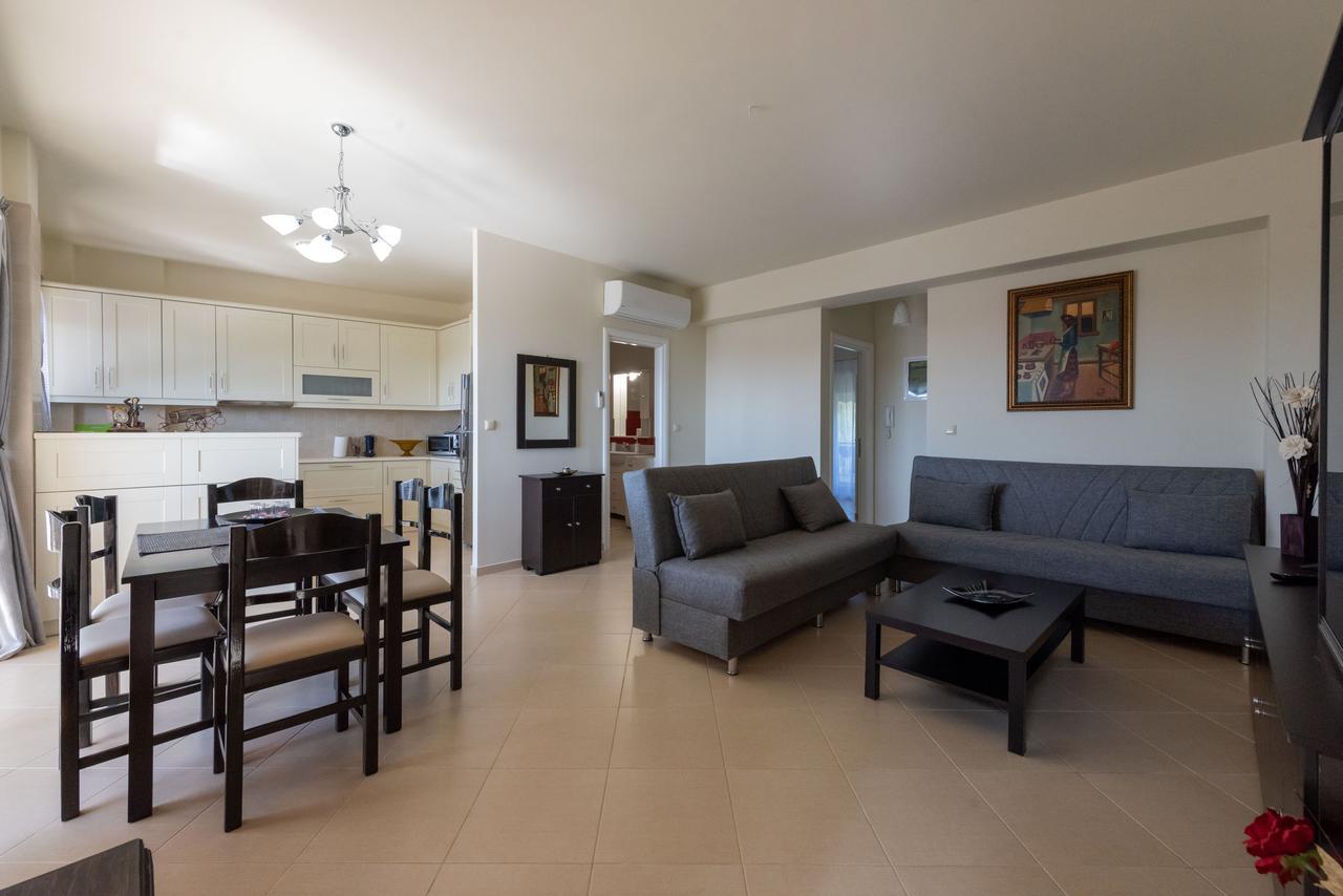 Paliochora Apartments Kalamata Esterno foto