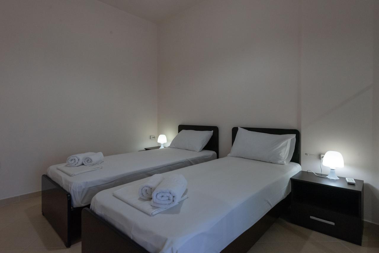 Paliochora Apartments Kalamata Esterno foto